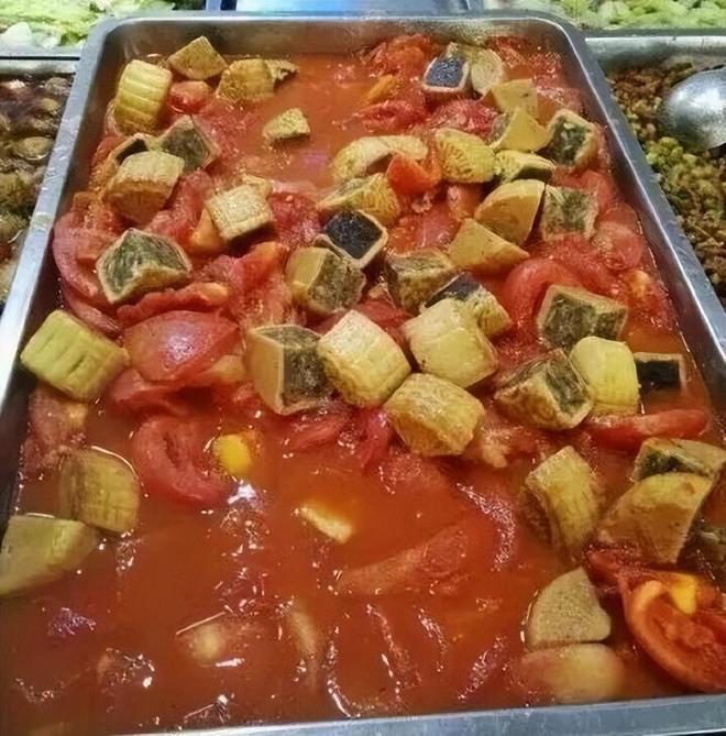 Món bánh trung thu sốt cà chua gây bất ngờ khi bán hết ngay ngày đầu ra mắt - Ảnh 4