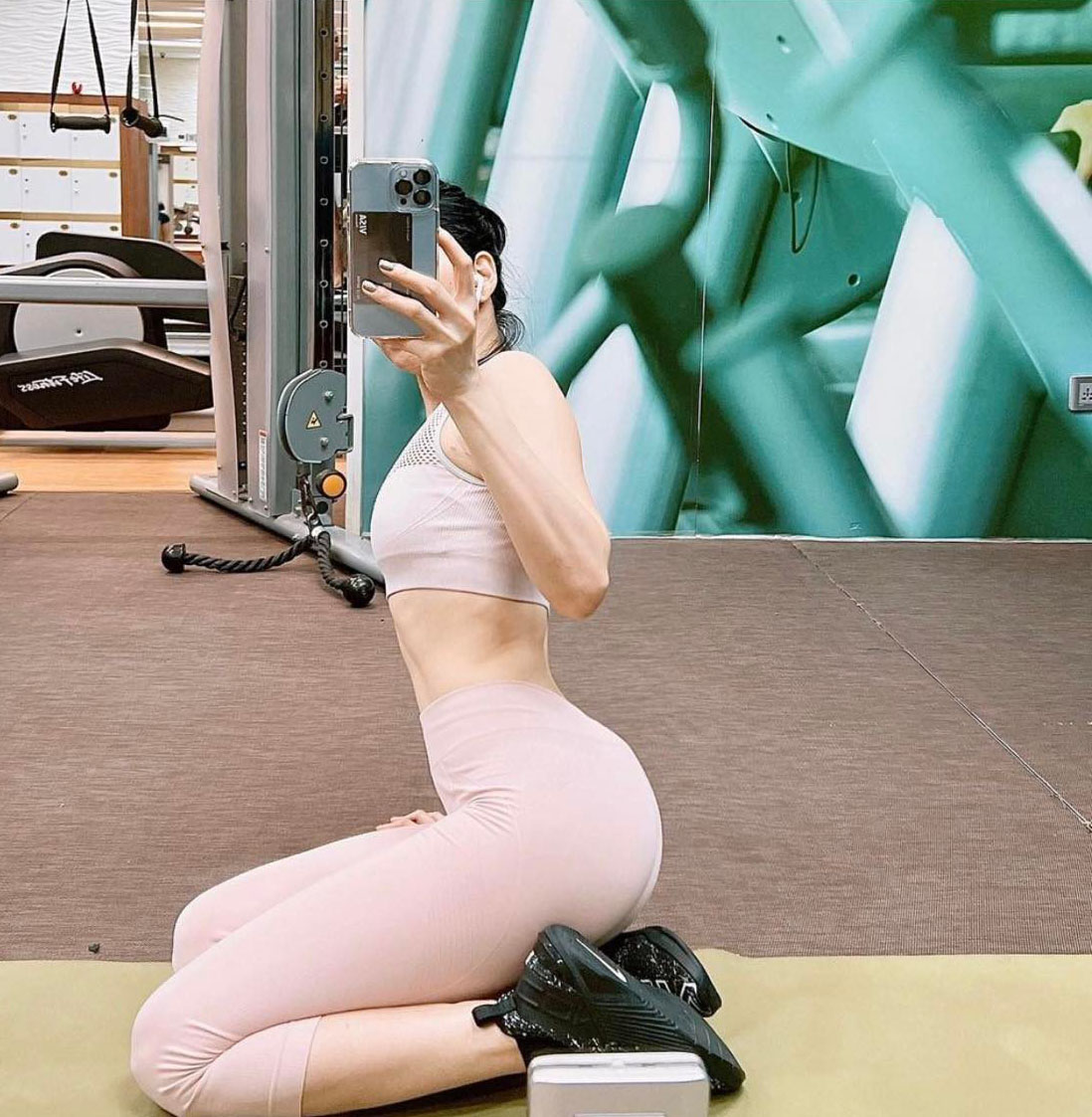Vừa tự chê bản thân lười, Lệ Quyên lập tức lấy lại phong độ bằng các bài tập tại nhà - Ảnh 4