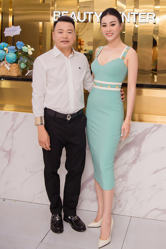 Phương Oanh rạng rỡ đón sinh nhật tuổi 33 bên cạnh bạn trai doanh nhân - Ảnh 4