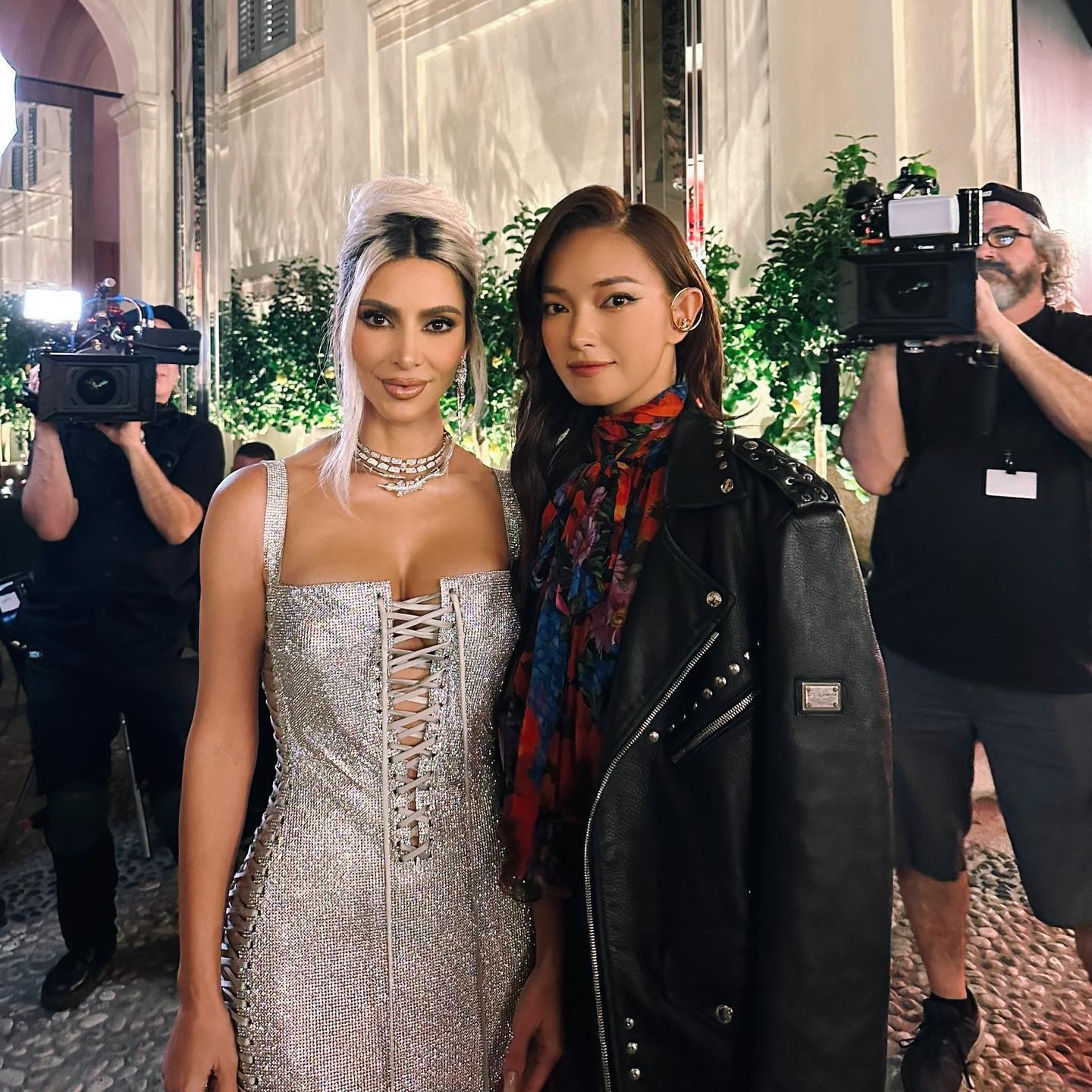 Châu Bùi khoe ảnh check-in tại Private Dinner của nhà mốt Dolce & Gabbana cùng Kim Kardashian - Ảnh 4
