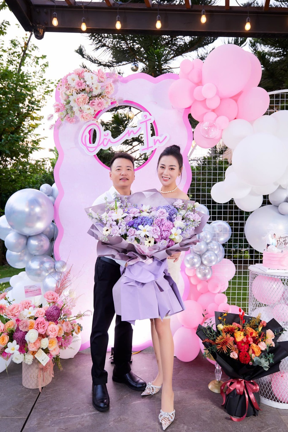 Vợ Shark Bình liên tục chỉnh sửa dòng trạng thái để “dằn mặt” chồng và Phương Oanh - Ảnh 2