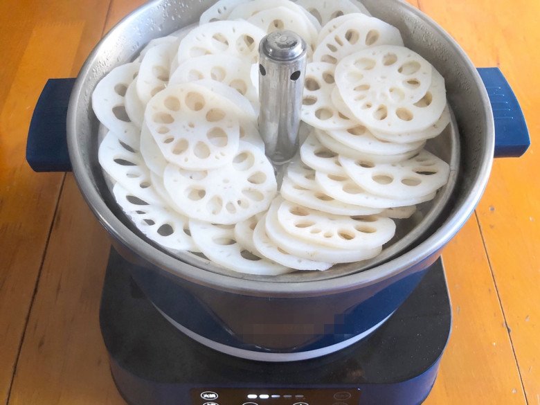 Cách làm củ sen trộn chua ngọt, dễ ăn, đậm đà và tốt cho sức khoẻ trong những ngày bận rộn - Ảnh 2