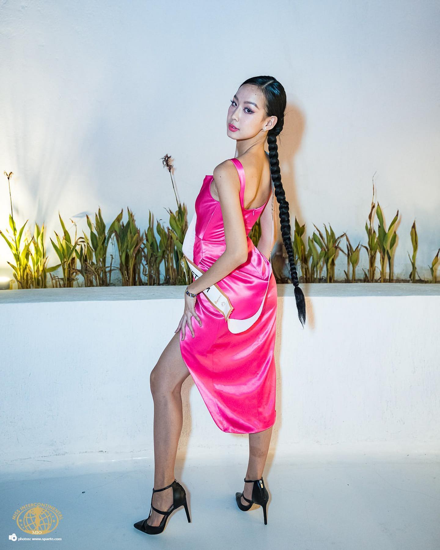 Bảo Ngọc bị nhiếp ảnh Miss Intercontinental “dìm hàng”, biến chiều cao 1m85 thành 1m58 - Ảnh 1