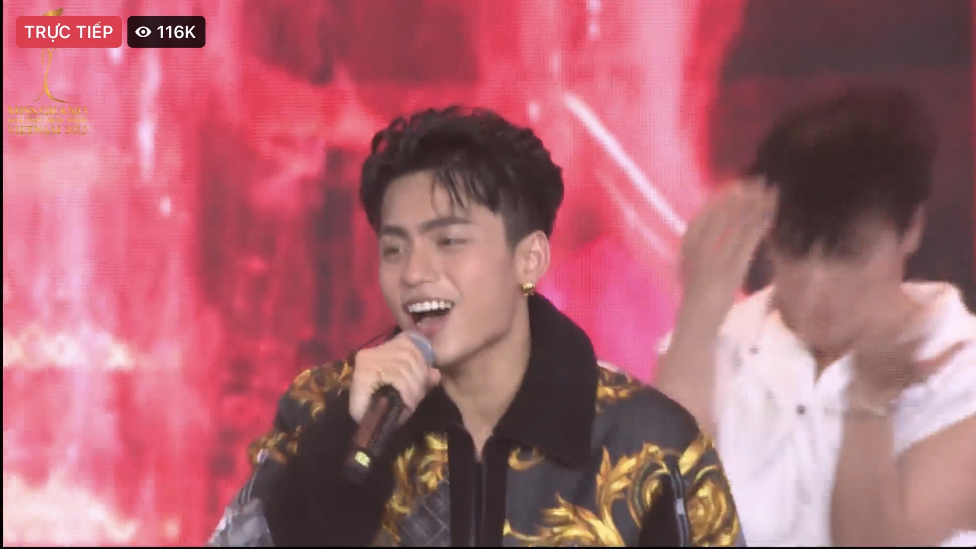 MONO đốt cháy sân khấu Miss Grand Vietnam 2022 với bài hit “Waiting for you” - Ảnh 3