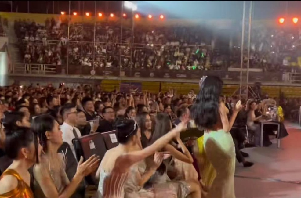 MONO khuấy động sân khấu Miss Grand Vietnam 2022, dàn hậu bên dưới quẩy nhiệt tình - Ảnh 3