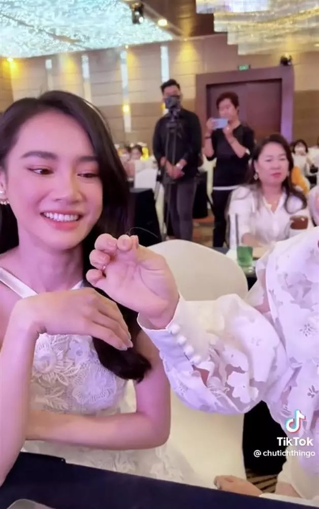 Nhã Phương liên tục lộ dấu hiệu lão hoá sớm dù được ông xã Trường Giang “chăm sóc tận răng” - Ảnh 5