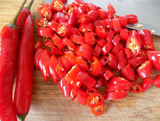 Cách làm khoai sọ rim mặn ngọt thơm nức mũi, dù ăn mặn hay ăn chay đều mê tít - Ảnh 4