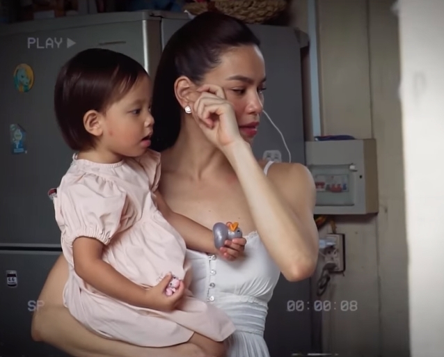 Lisa khiến mẹ Hồ Ngọc Hà tự hào với những hành động đáng yêu, quan tâm mẹ hết mực - Ảnh 6