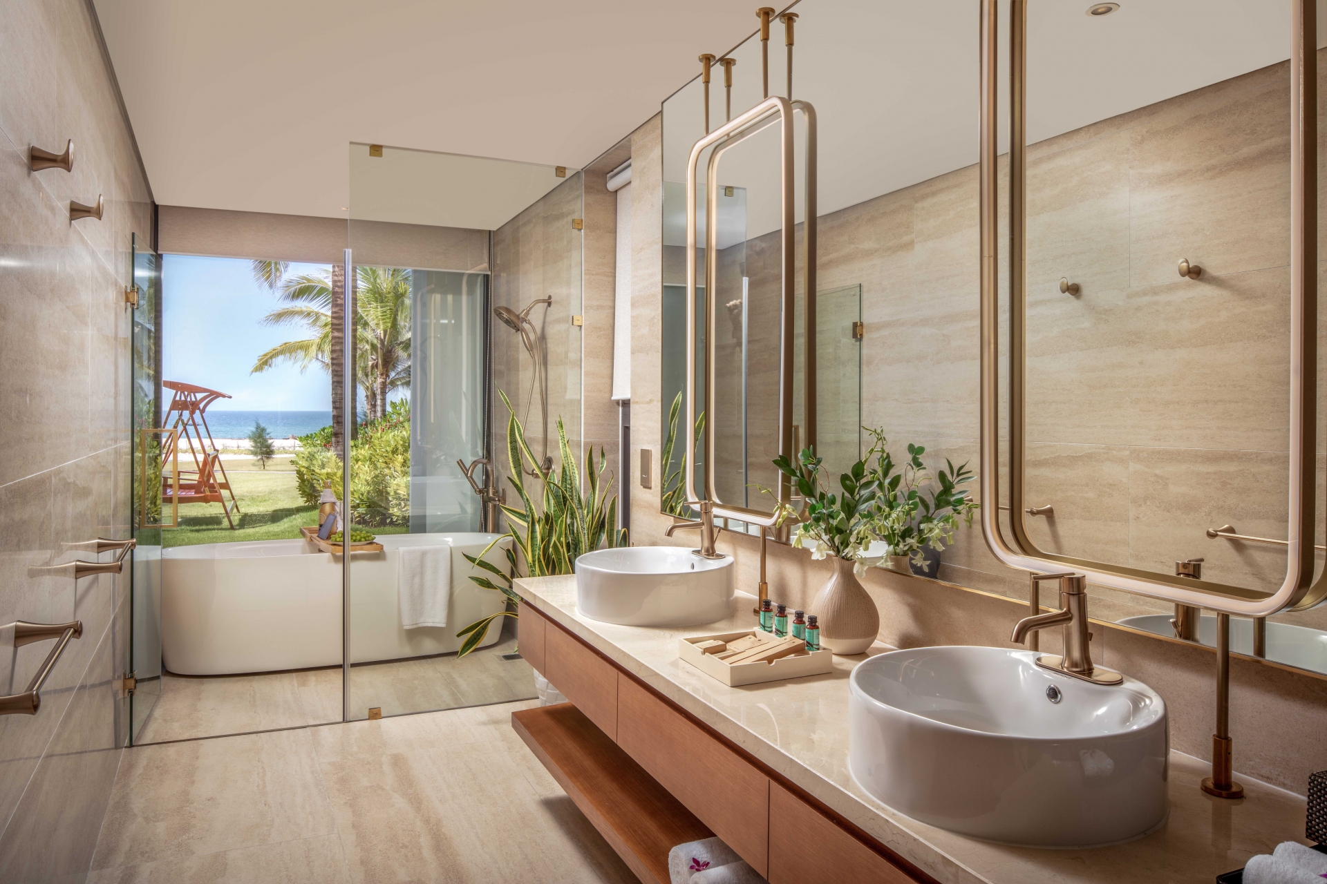 Wyndham Shantira Resort Hoi An, trải nghiệm nghỉ dưỡng thiên nhiên giữa lòng phố cổ - Ảnh 4