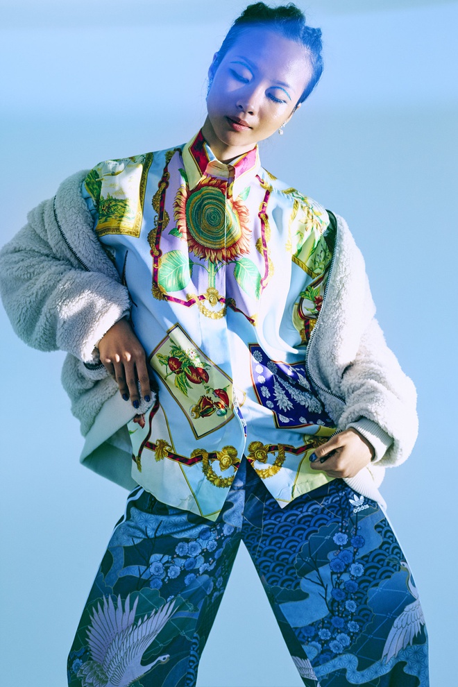 Suboi sành điệu với với outfit họa tiết và màu sắc ấn tượng đan xen giữa tinh thần Tây phương và chút truyền thống Á đông