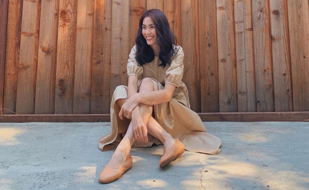 Học sao Việt diện trang phục màu trung tính thật sành điệu