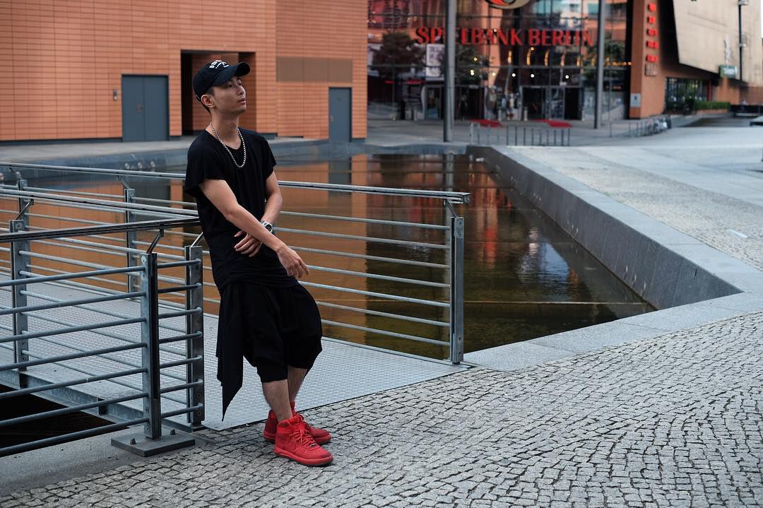 Rhymastic phóng khoáng, năng động khi chuộng các item cách điệu