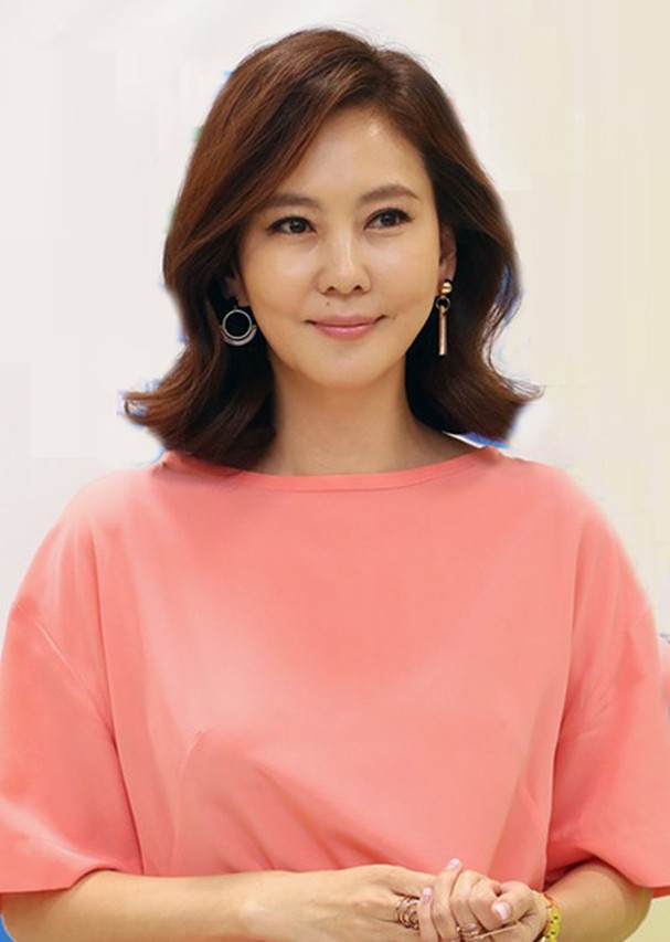 Nhan sắc nữ diễn viên Kim Nam Joo chịu ảnh hưởng của thời gian khi bước vào độ tuổi U50