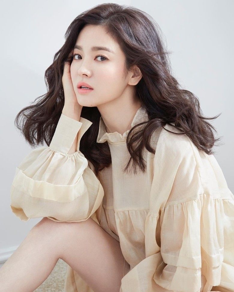 Song Hye Kyo sở hữu làn da không tì vết đã U40
