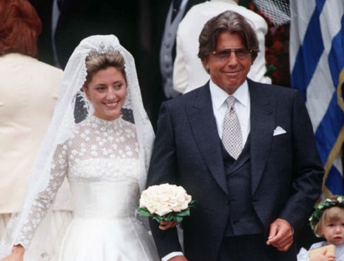 Những chiếc váy cưới hoàng gia làm nên biểu tượng thời trang