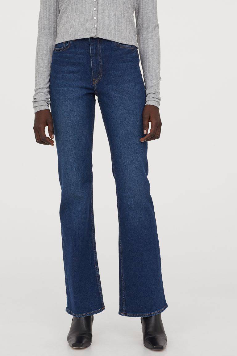 Kiểu quần jeans này phù hợp cho những ai thích phong cách sang trọng, tinh tế.