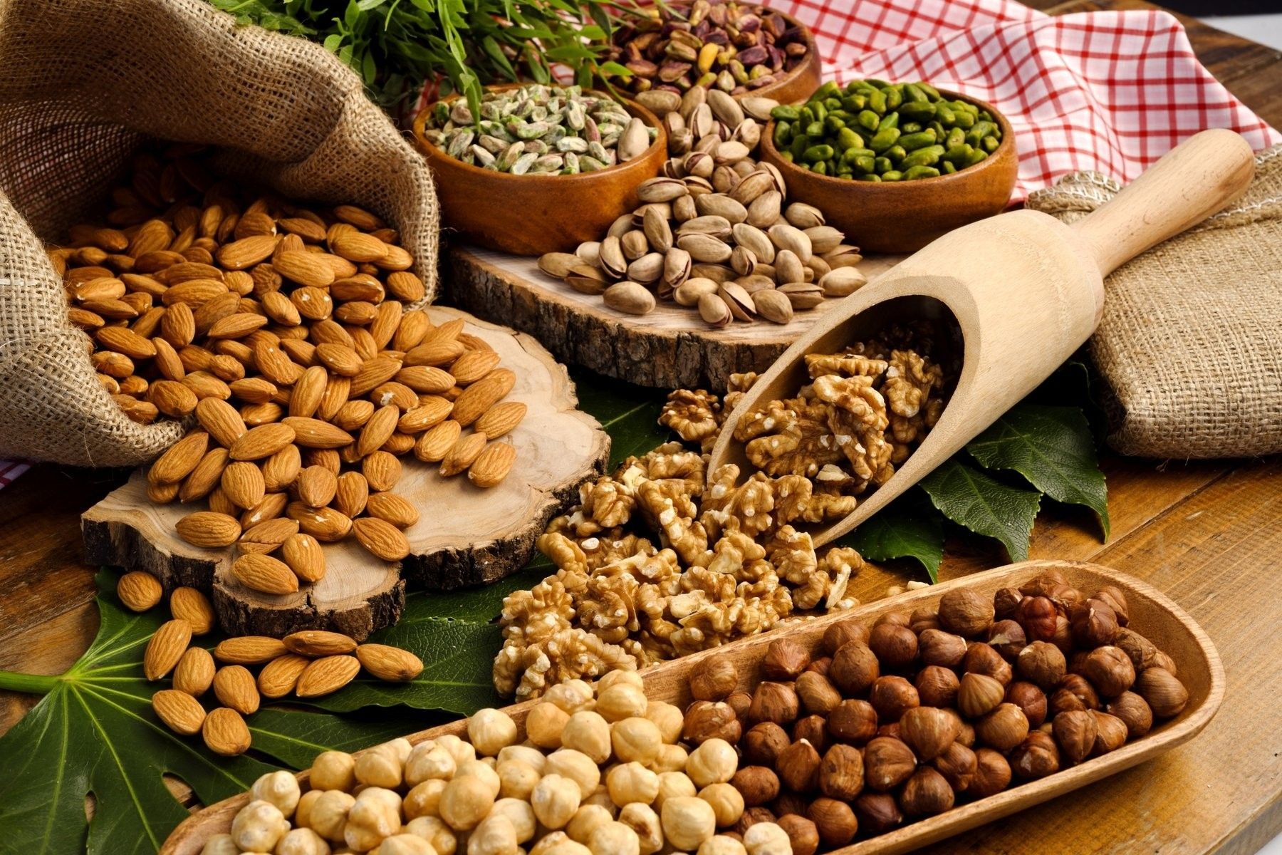 Ngũ cốc nguyên hạt là thực phẩm ăn chay phổ biến và có lợi cho việc giảm cân.