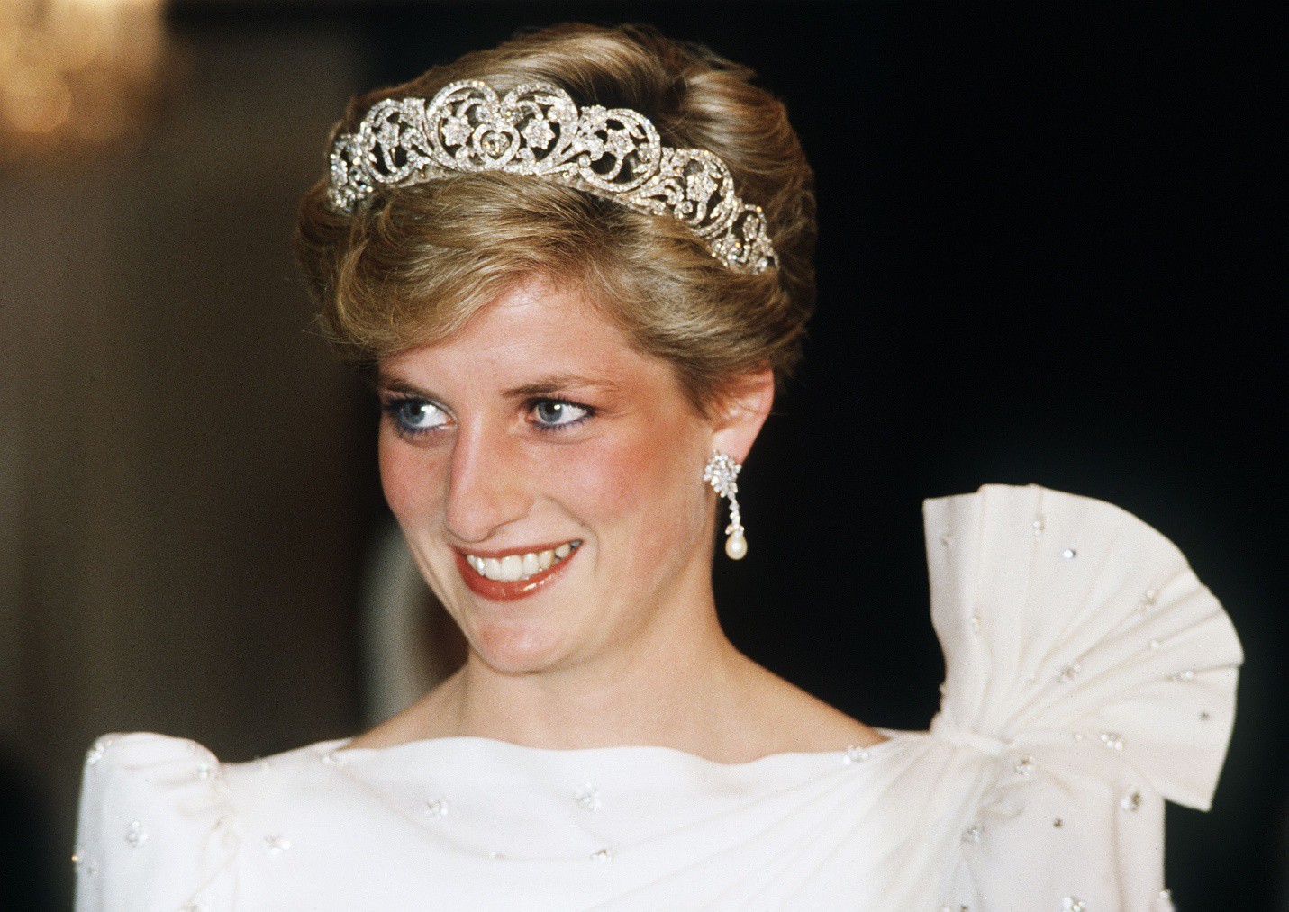 Vẻ đẹp sang trọng đầy cốt cách hoàng gia của Công nương Diana.