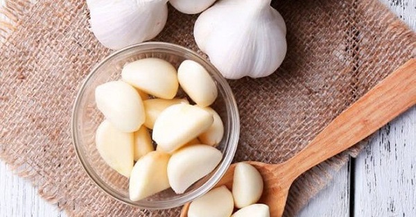 Cách sử dụng tỏi giúp mọc tóc hiệu quả 