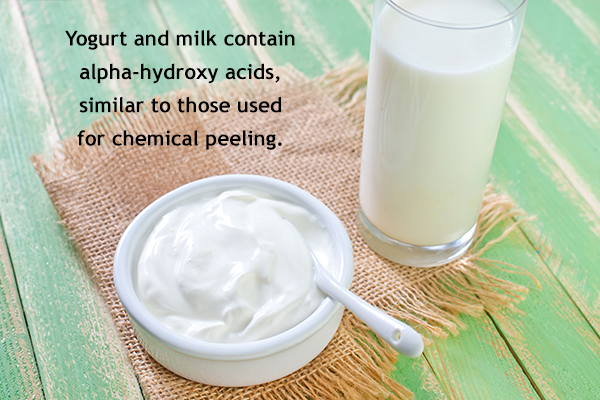 Sử dụng axit alpha-hydroxy có trong sữa chua có thể giúp cải thiện tình trạng tăng sắc tố.