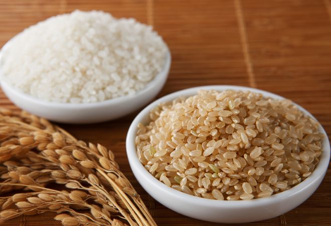 Bạn có thể tẩy da chết hiệu quả bằng gạo và mè.