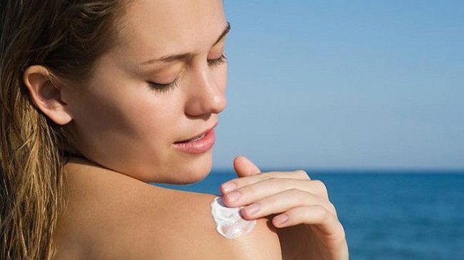 Sự khác biệt giữa kem chống nắng ghi "sunblock" và "sunscreen"