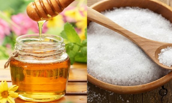 Sử dụng mật ong và đường giúp da sạch mịn.