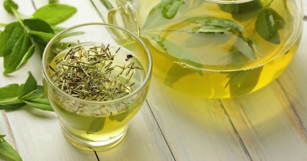 Giảm cân bằng trà: Hiệu quả nhưng cần lưu ý