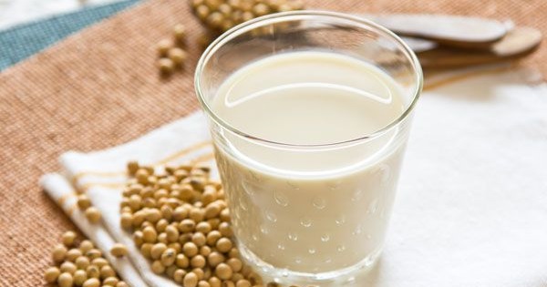 Giảm cân bằng sữa đậu nành mang lại hiệu quả nhờ giàu chất xơ.