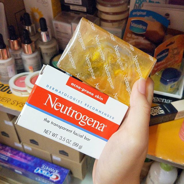 Neutrogena The Transparent Facial Bar.