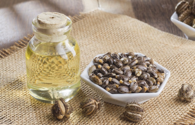 Cách sử dụng dầu thầu dầu để làm đẹp cho lông mày và lông mi 