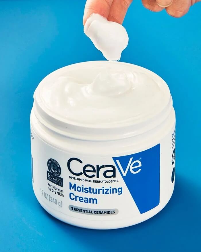 Kem dưỡng ẩm cho da khô tốt nhất hiện nay có thể kể đến là của Cerave.
