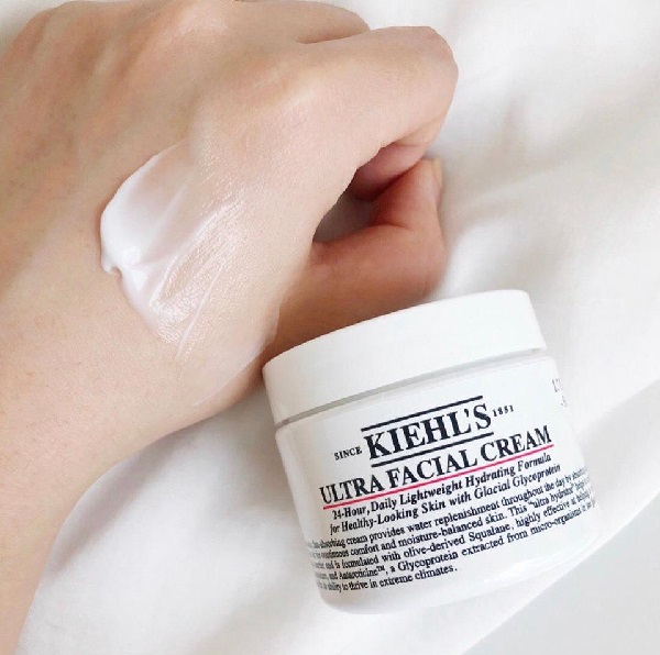 Kem dưỡng ẩm cho da nhạy cảm Kiehl's Ultra Facial Cream với Squalane.