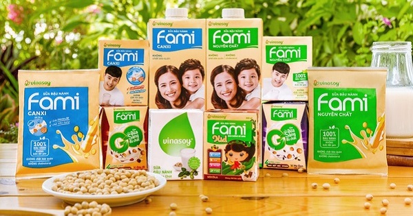 Uống sữa đậu nành Fami tốt cho sức khỏe.