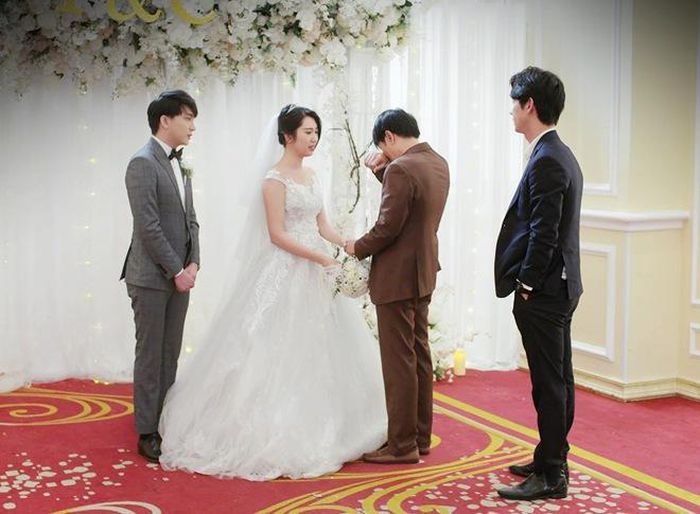 Thúy Ngân tạo hình buồn bã trong đám cưới ở phim Cây Táo Nở Hoa.