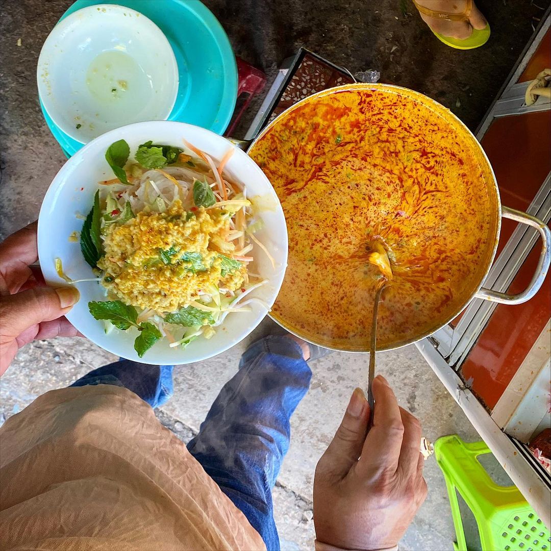 Bún nước kèn dậy vị cà ri là món ăn đặc sản ở cả An Giang. Ảnh: @vietnamesegod