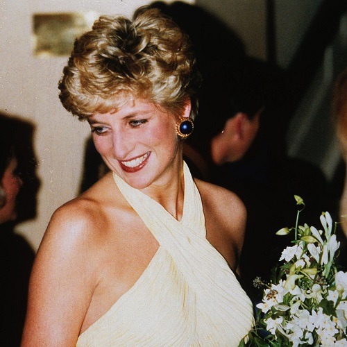 Vẻ đẹp và gu thời trang vượt thời gian của công nương Diana