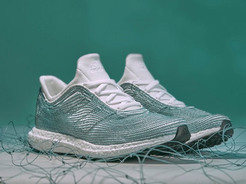 Một mẫu giày kết hợp giữa Adidas và Oceans Plastic