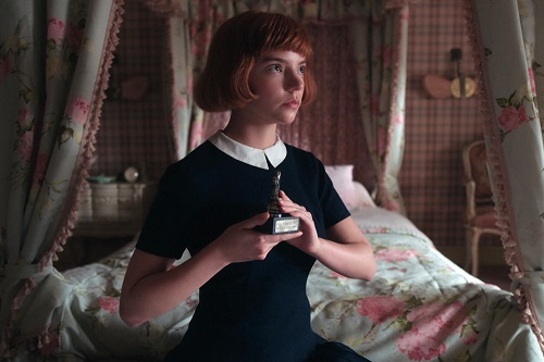 The Queen’s Gambit: Thiên tài cờ vua đẹp ngang ngửa Emily in Paris