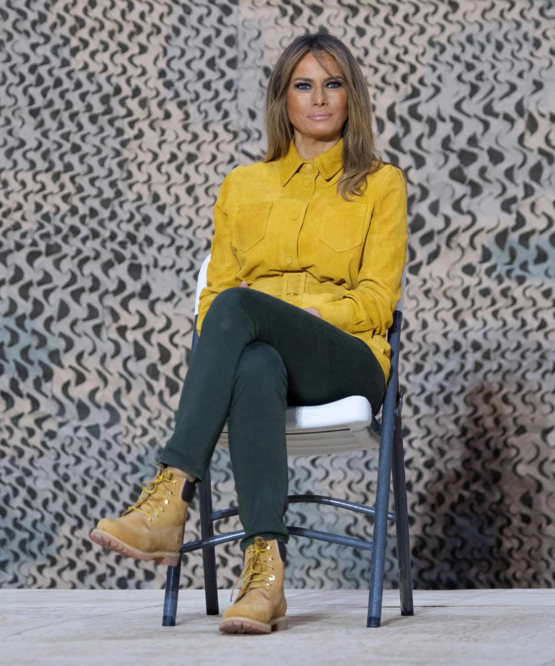 4 năm tại vị phụ nhân Tổng thống Mỹ và những lần diện đồ bình dẫn của bà Melania Trump - Ảnh 2