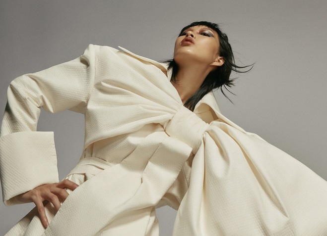 Làng mốt Việt nở mày nở mặt khi NTK Công Trí xuất hiện trên Vogue Mỹ