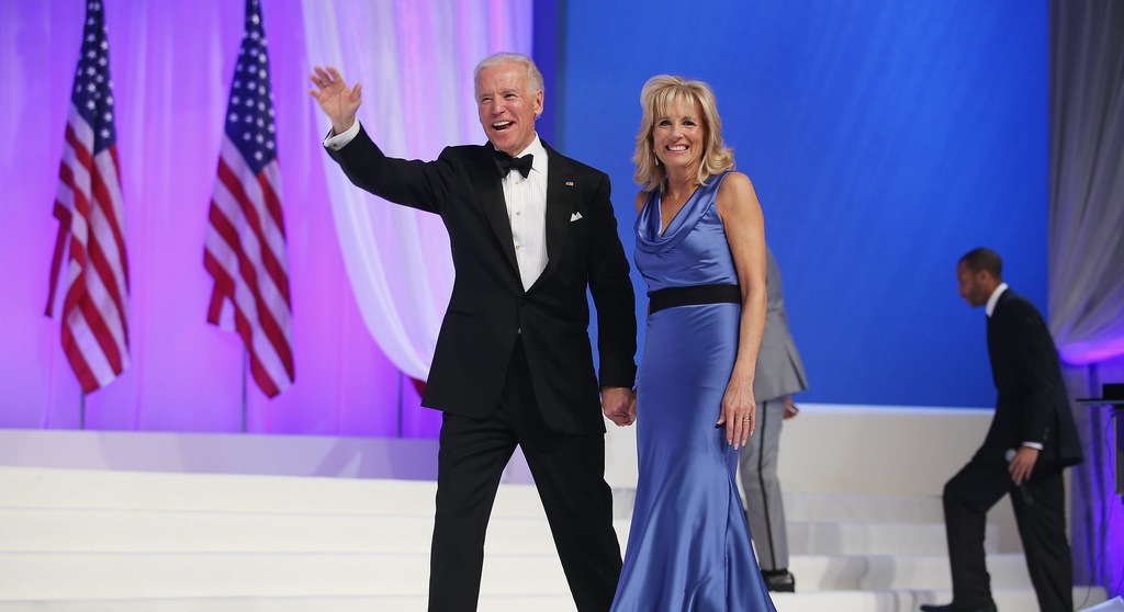 Bà Jill Biden muốn truyền tải thông điệp gì thông qua ngôn ngữ thời trang?