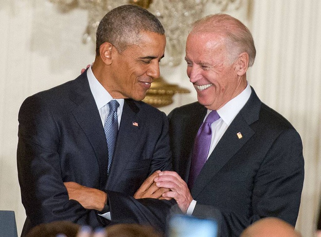 Nếu không lựa chọn cà vạt cùng tone màu thì ông Biden và ông Obama sẽ chọn chung một họa tiết