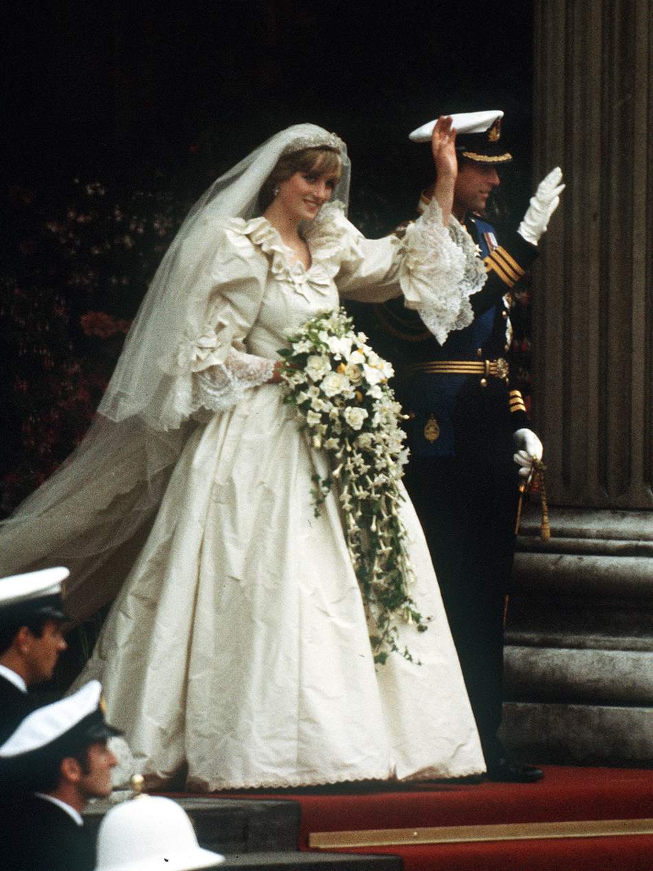Cố công nương Diana đã mặc một chiếc váy Taffeta trong lễ cưới của mình vào năm 1981