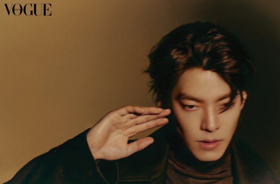 Hồi sinh từ quá khứ đau thương, Kim Woo Bin trở lại xuất thần trên tạp chí Vogue Hàn Quốc 