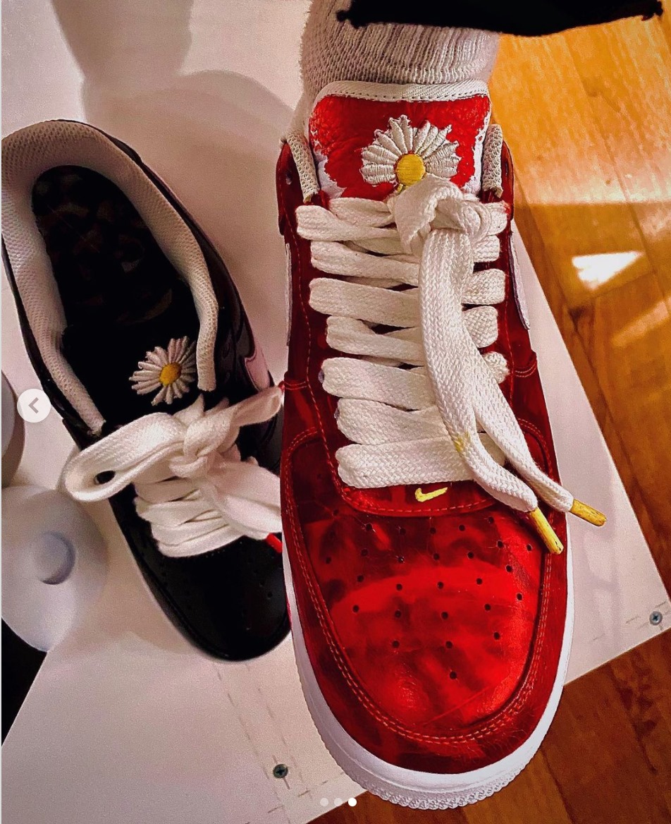 Nhiều người cho rằng đôi giày đỏ này chỉ là một thiết kế riêng của trưởng nhóm Big Bang cho bản thân. Hiện nay trên website của Nike, Para-Noise 2.0 đã chính thức cháy hàng, nếu muốn mua lại bạn sẽ phải nhẹ nhàng rút ví số tiền từ 14 - 15 triệu đồng, gấp gần 4 lần mức giá trên website chính hãng.