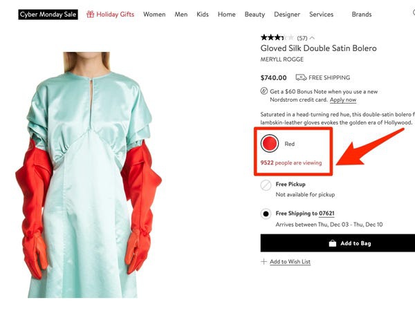 Chiếc áo găng tay rửa bát này được bán với giá 740 USD (khoảng 17 triệu đồng). Hiện tại đang có gần 1000 người cùng ngắm nghía sản phẩm này trên website của hãng
