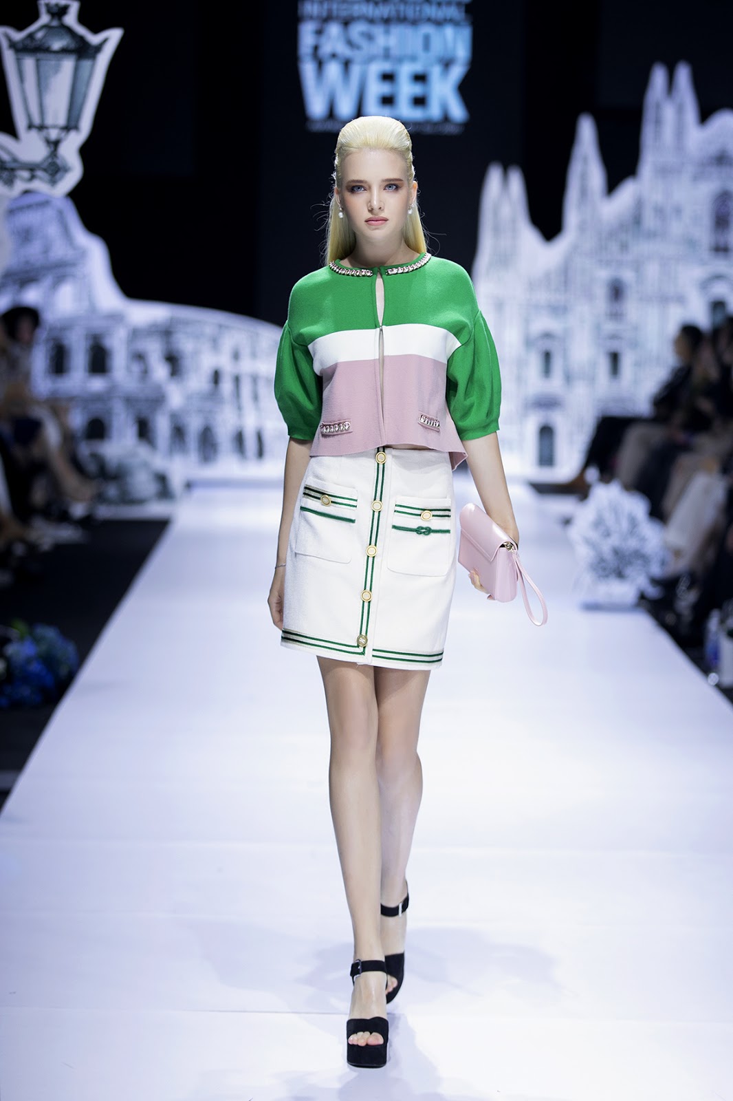 Elisabetta Franchi mang hơi thở thanh lịch của thời trang Ý đến AVIFW 2020 - Ảnh 5