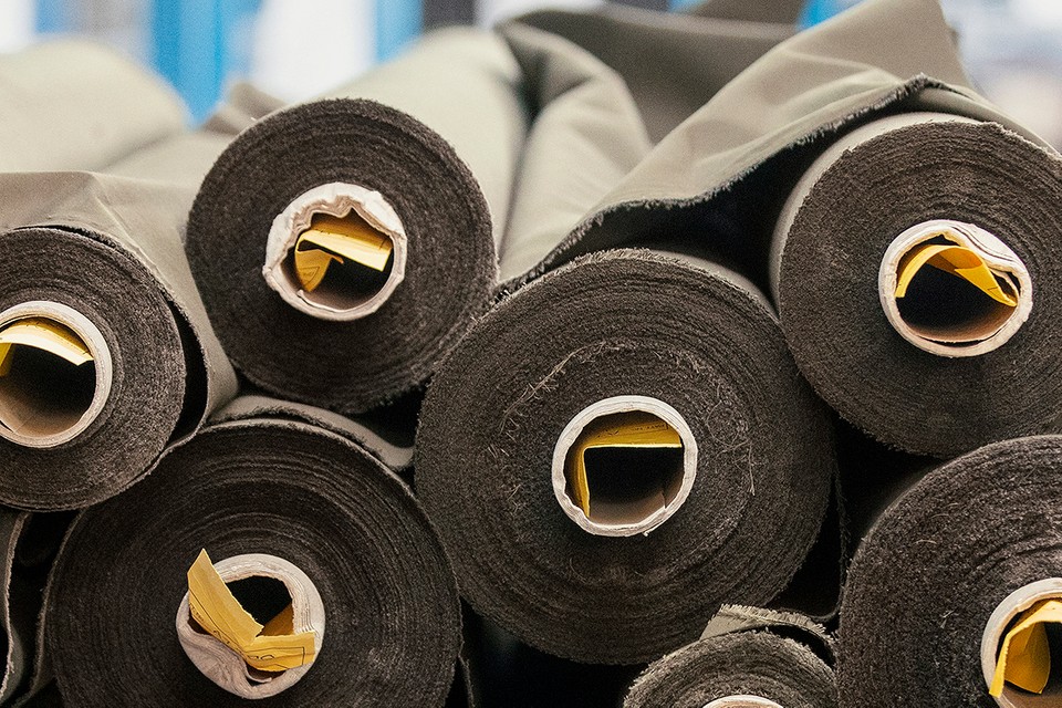 ReBurberry Fabric: Burberry tặng vải thừa cho sinh viên nghèo ở Anh 