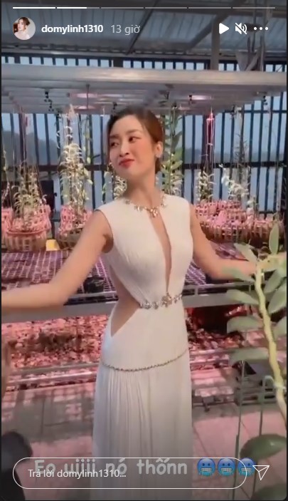 Trong một show diễn khác, Hoa hậu Đỗ Mỹ Linh lại mặc trang phục thách thức thời tiết